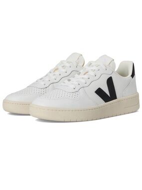 Veja V-10 Leather Sneakers size 7, EU 38